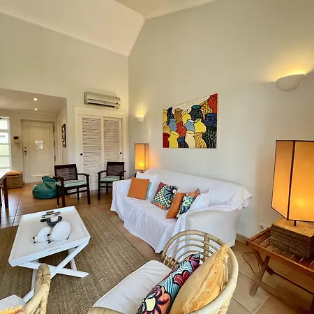 Sunny Garden With Pool By Homing * فيلامورا